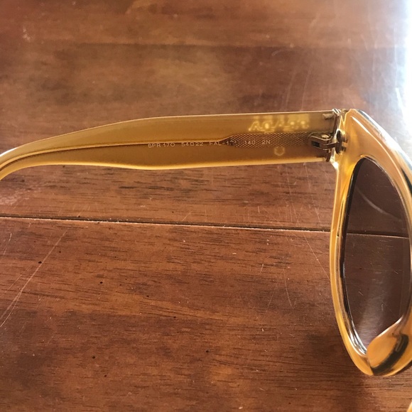 Prada sunglasses - Picture 5 of 8